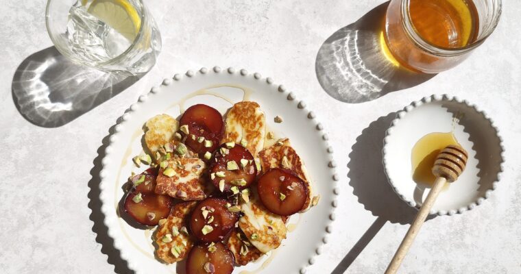 Buffalomi with plums, honey and pistachios